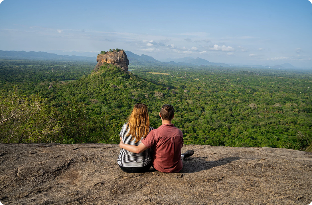 ピドゥランガラロック ハイキング – シギリヤ近郊の絶景 スリランカ3日間ツアー